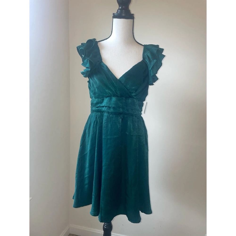 Altar’d State Small Tracey Green Satin Ruffle Sleeve Holiday Cocktail Dress